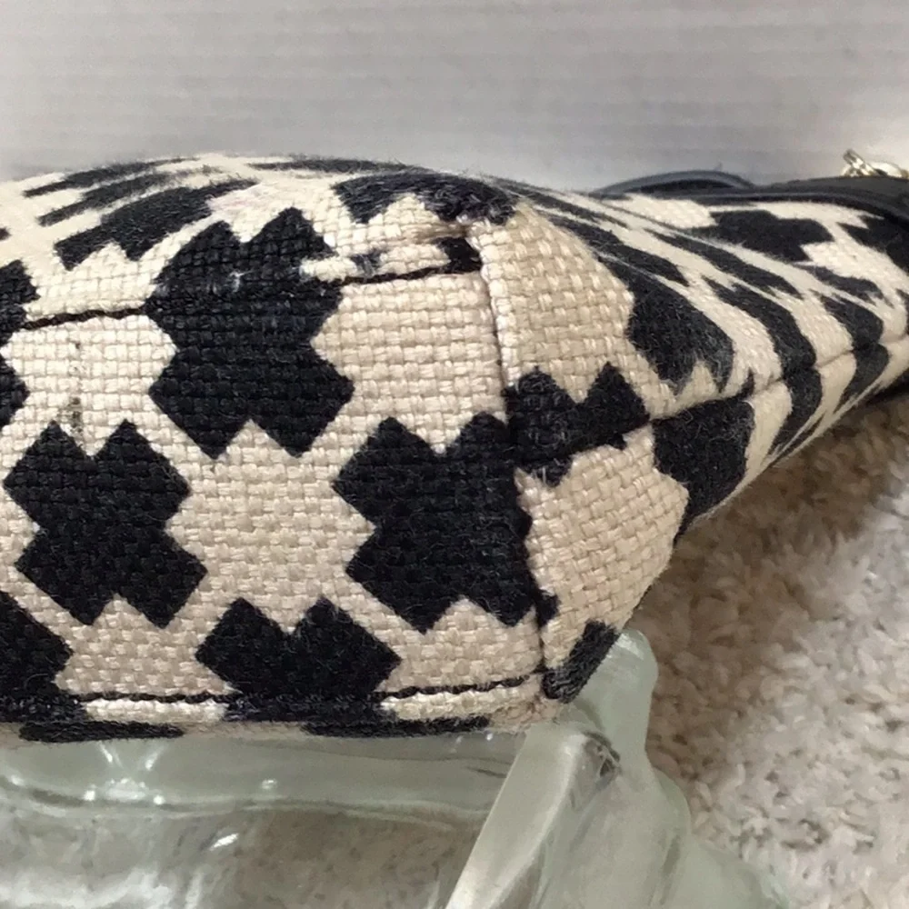 Spartina 449 b/w linen/leather crossbody bag
